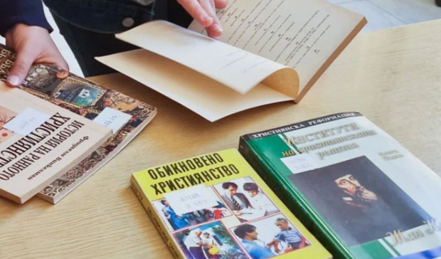 "Възраждане" иска учениците да учат "Добродетели и религии", внесоха законопроект 